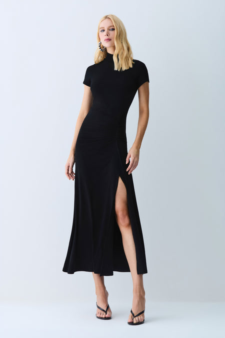 VESTIDO MIDI GOLA ALTA E DETALHE FRANZIDO LATERAL PRETO