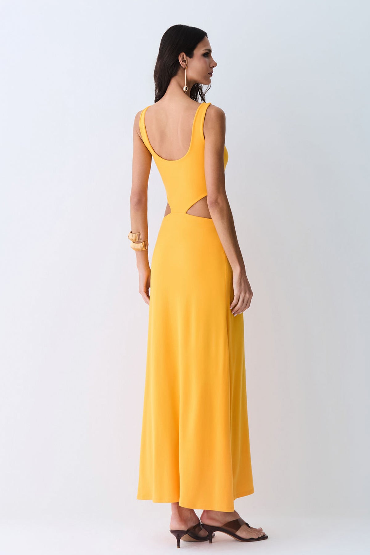 VESTIDO MIDI ABERTURA LATERAIS E TORCAO FRONTAL LARANJA MANGA
