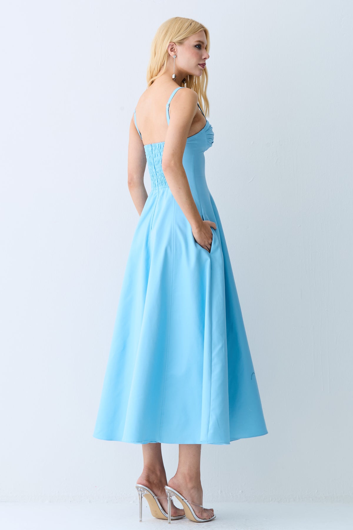 VESTIDO MIDI DRAPEADOS BUSTO E RECORTES PESPONTADOS AZUL OCEANO