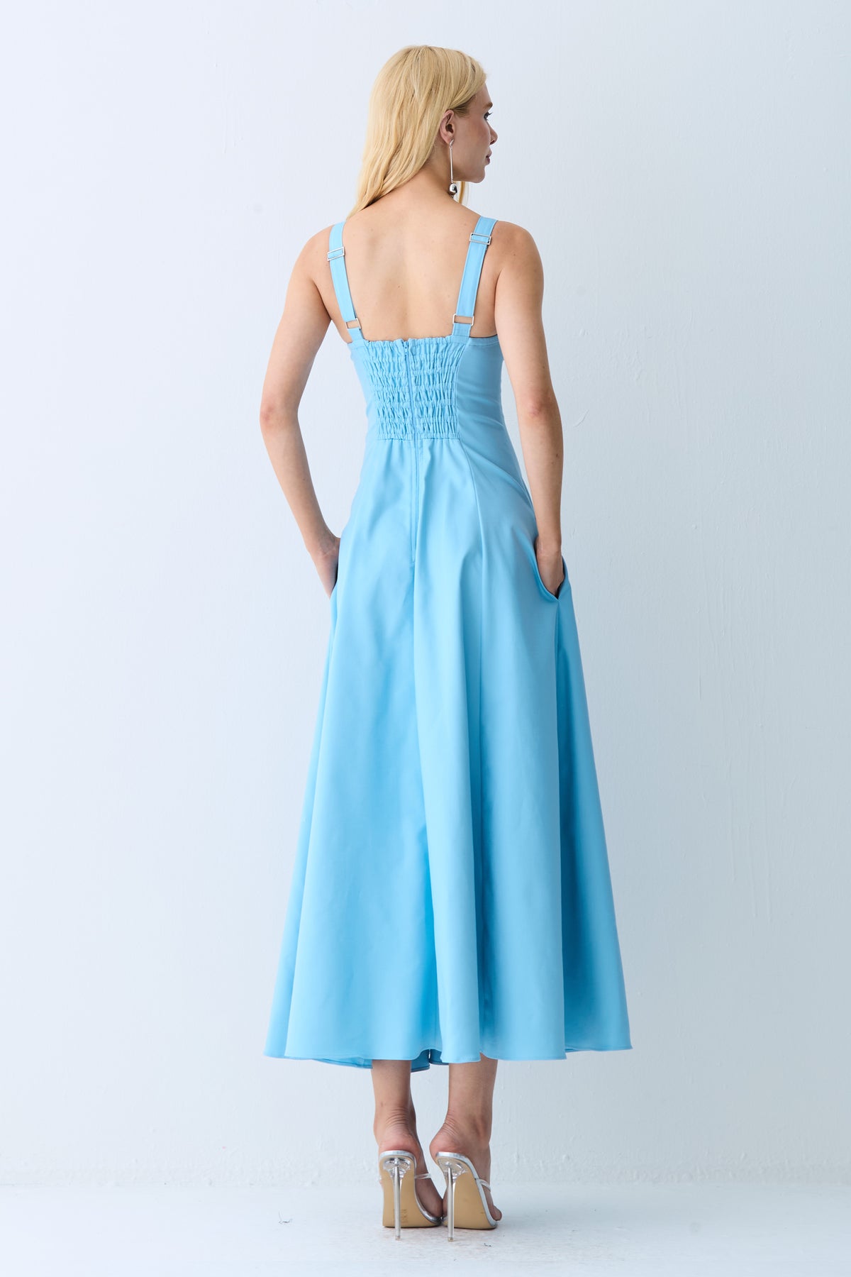 VESTIDO MIDI DRAPEADOS BUSTO E RECORTES CINTURA AZUL OCEANO
