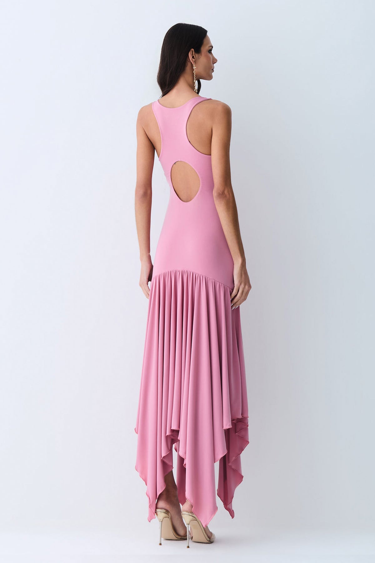 VESTIDO MIDI ABERTURA NAS COSTAS E ASSIMETRIA NA SAIA ROSA ANTIGO