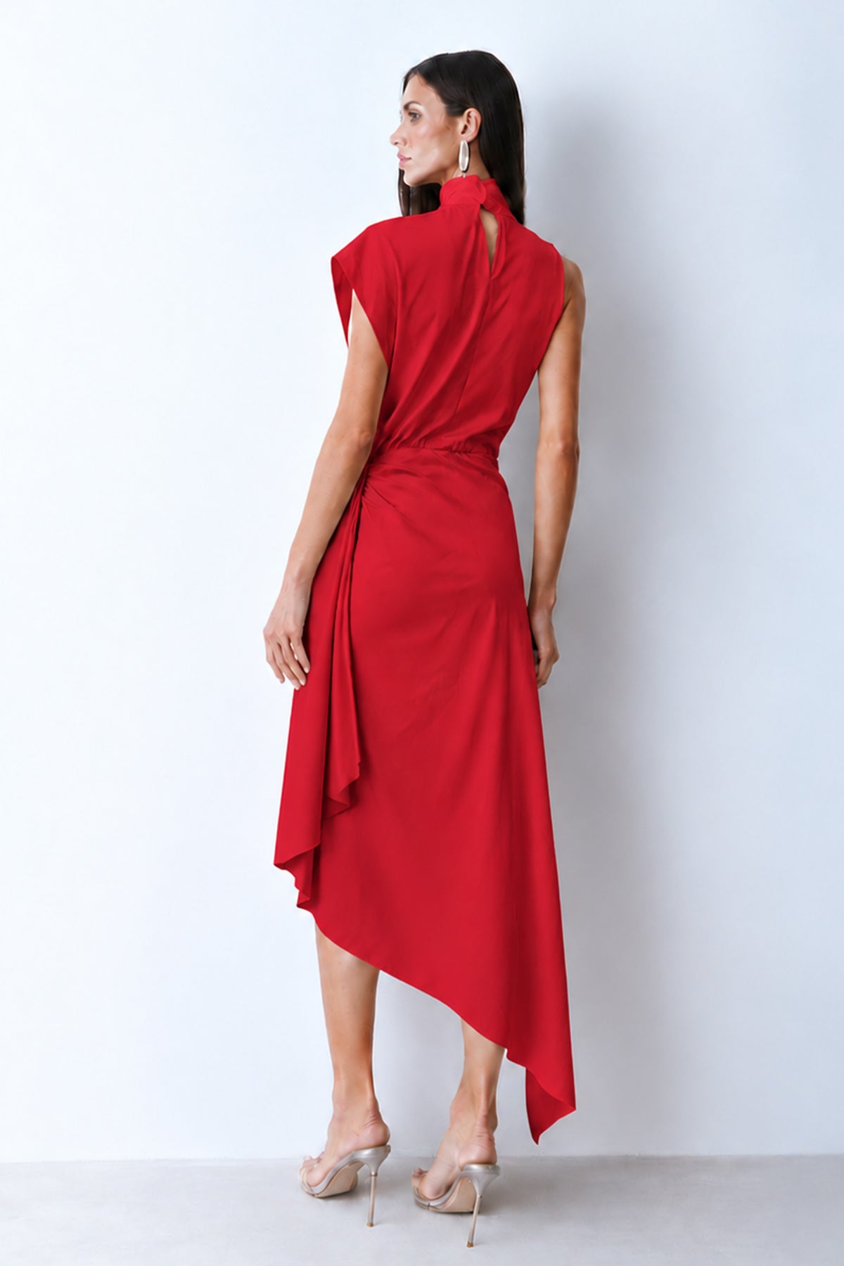 VESTIDO MIDI BARRA ASSIMETRICA CAIMENTO GOLA E DECOTE VERMELHO