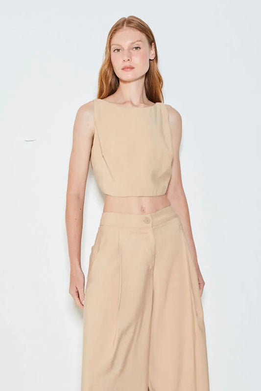 CROPPED REGATA RECORTE COSTAS KAKI CLARO