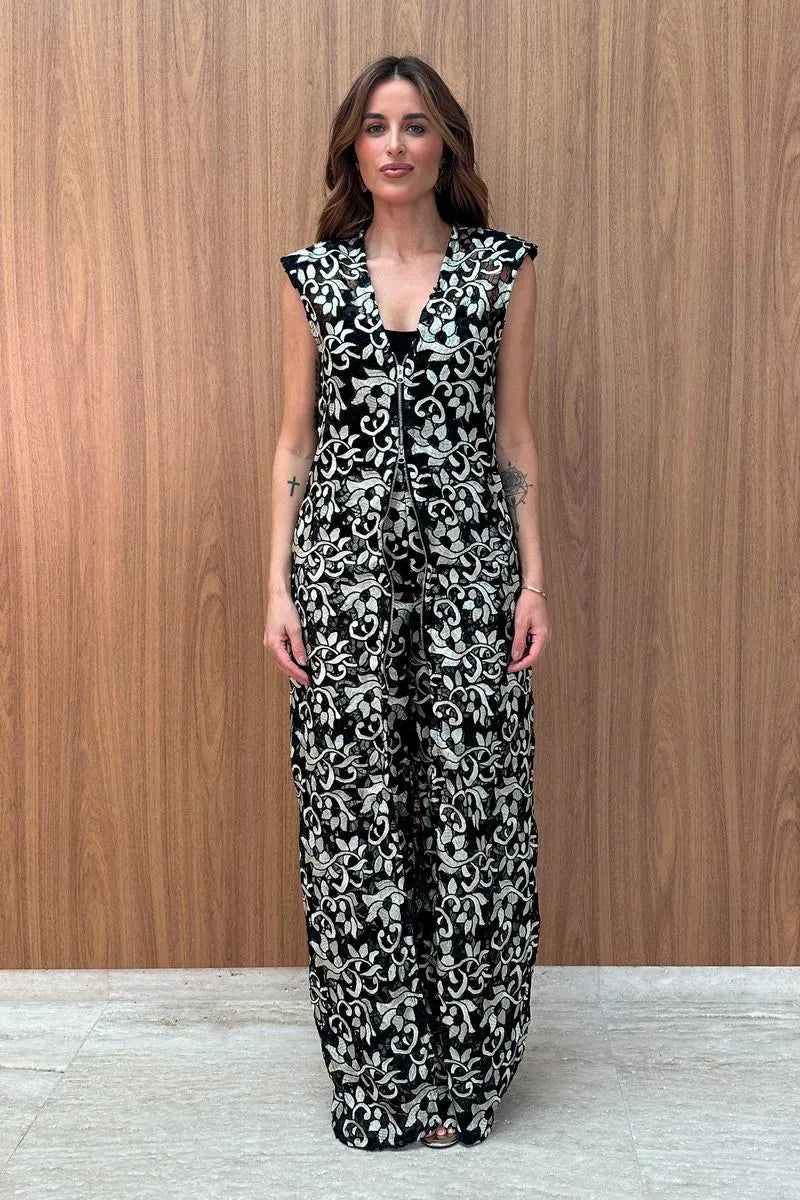 CALÇA RETA EM GUIPIR BEGE COM PRETO