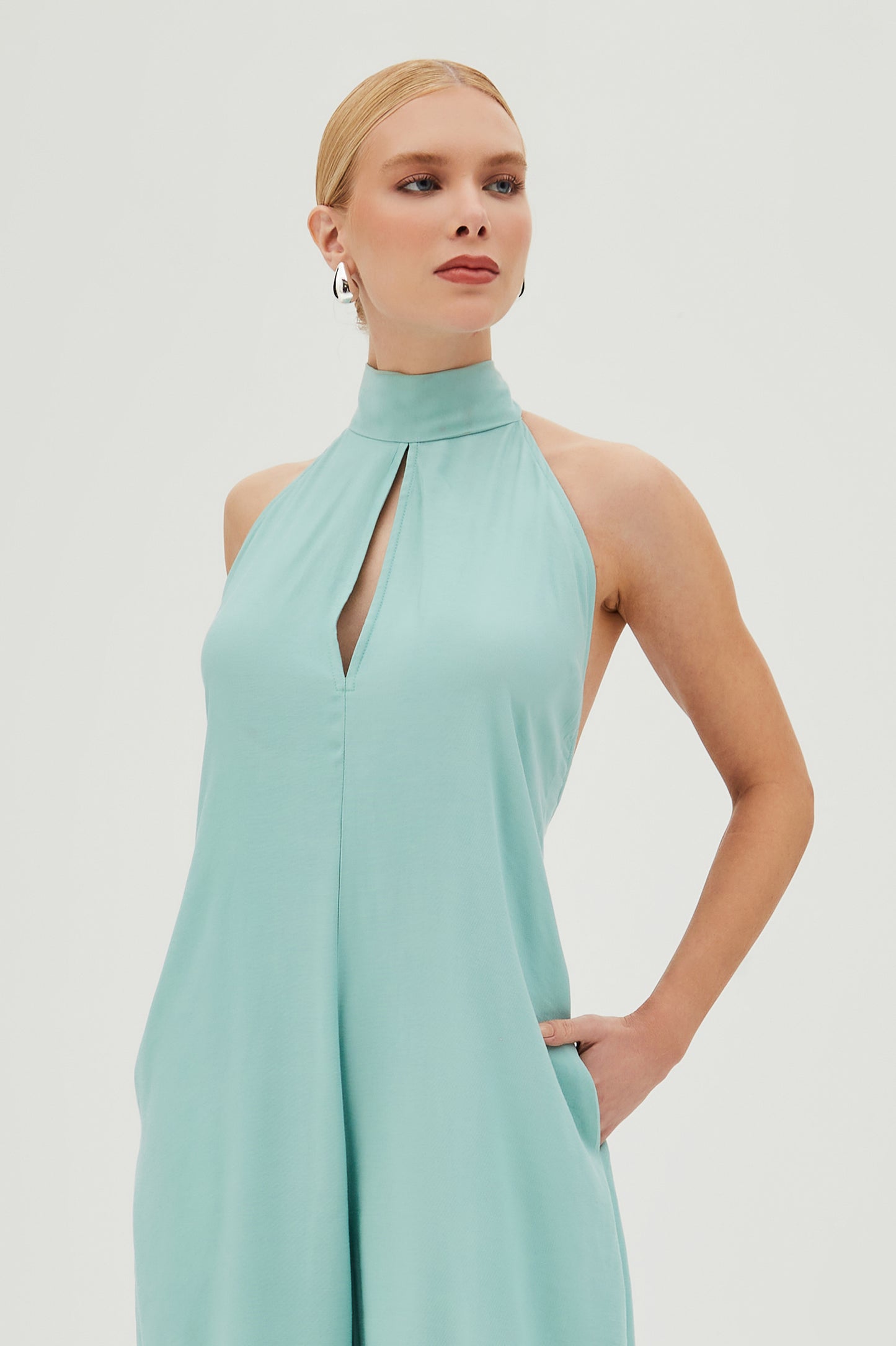 MACACAO FRENTE UNICA GOLA ALTA COM ABERTURA MEIO BUSTO VERDE MINT