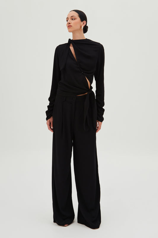 CALÇA PANTALONA ALFAIATARIA COM PREGAS E BOTÃO FORRADO PRETO