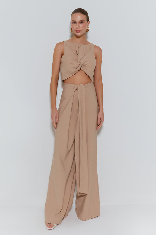 CALÇA PANTALONA COM SOBREPOSICAO E AMARRACAO FRONTAL KAKI CLARO