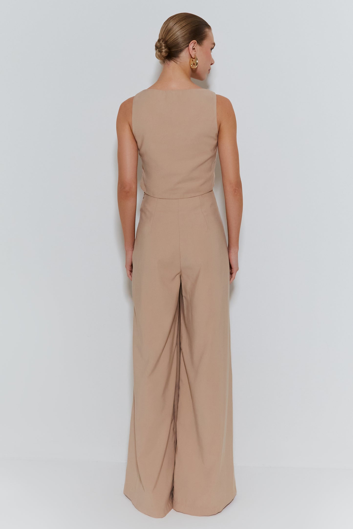 CALÇA PANTALONA COM SOBREPOSICAO E AMARRACAO FRONTAL KAKI CLARO