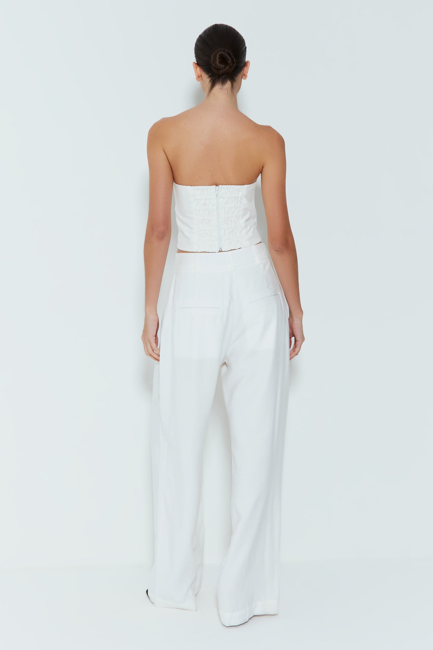 CALÇA RETA COM DETALHE FRENTE OFF WHITE