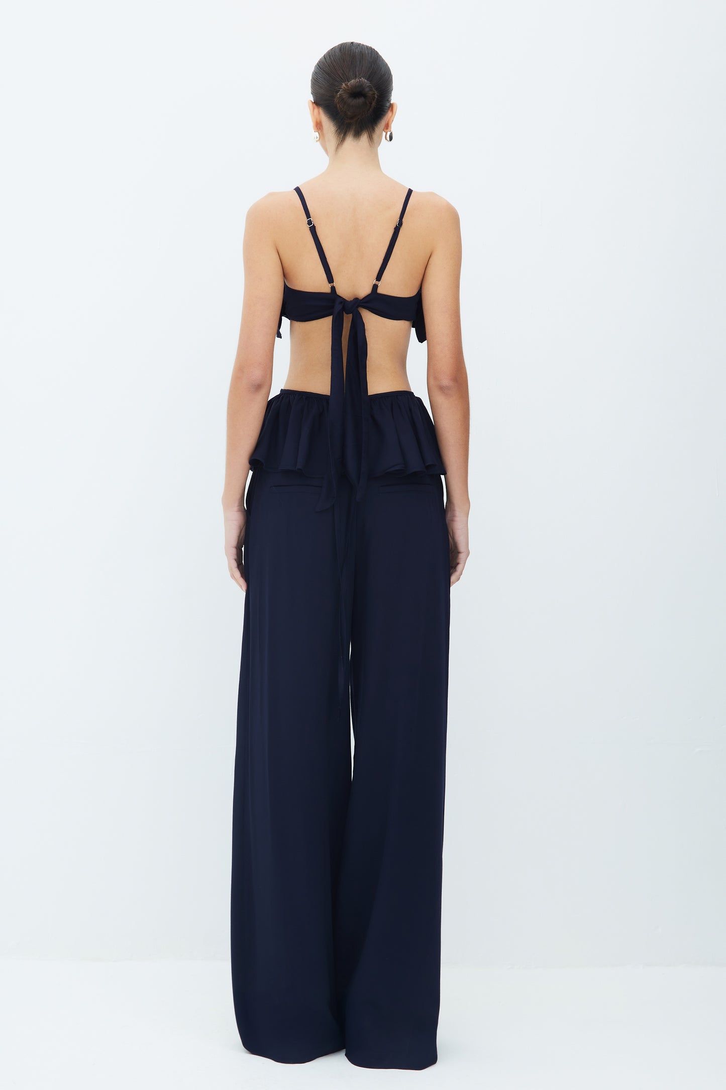 CALCA RETA AMPLA COM FRISO FRONTAL AZUL MARINHO