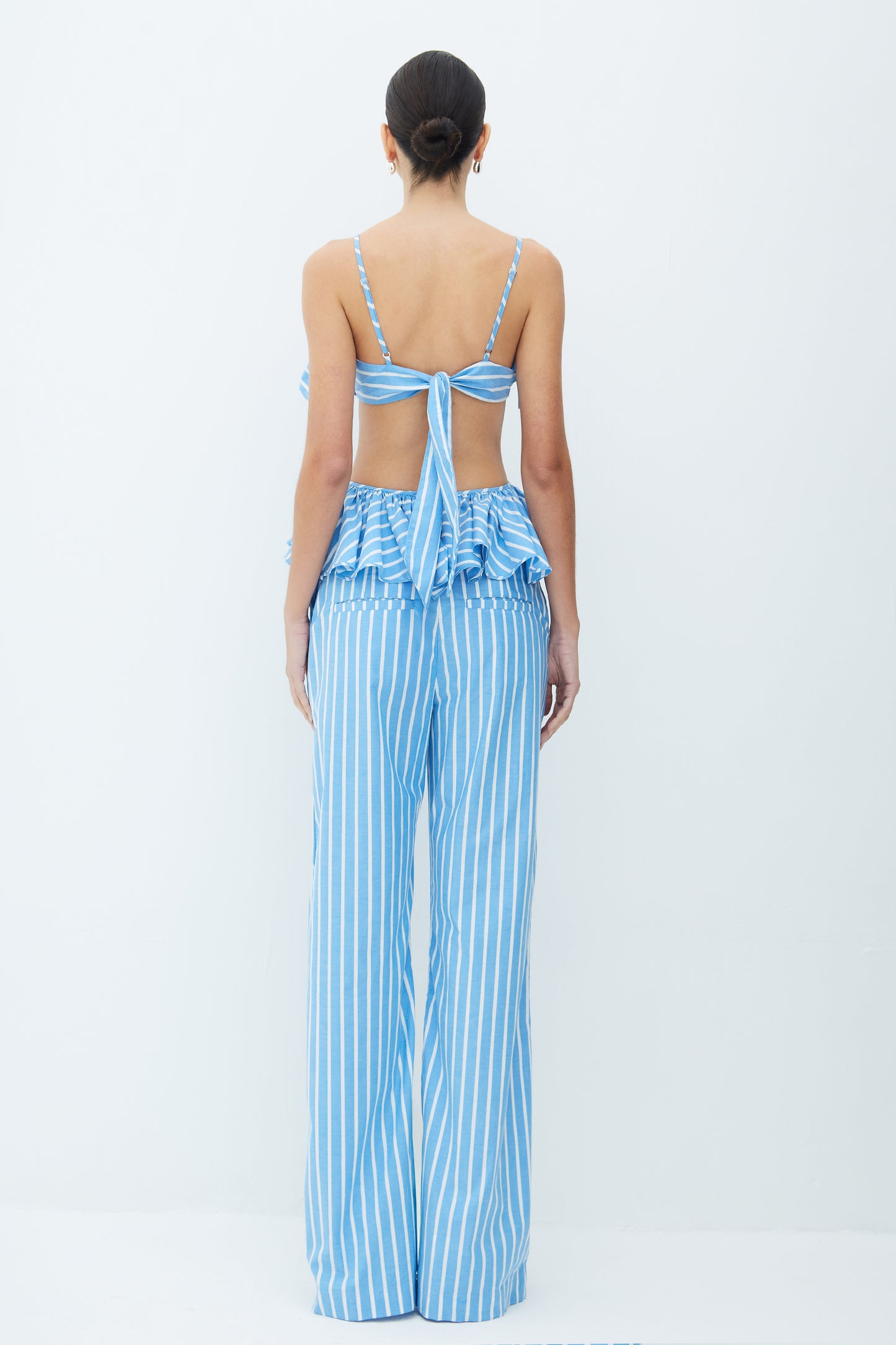 CALCA RETA COM FRISO FRONTAL LISTRADO AZUL