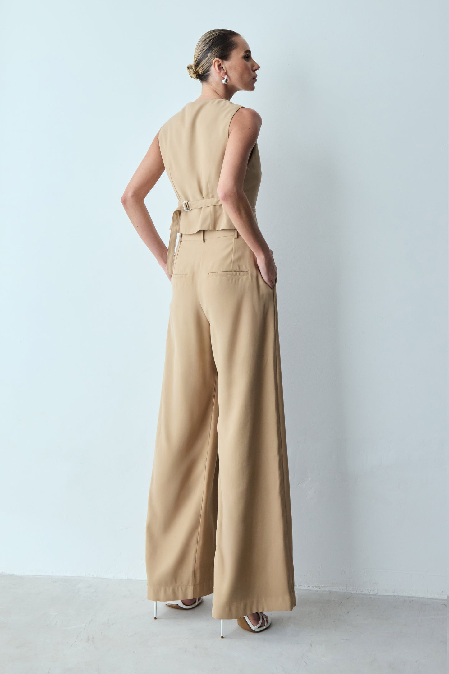 CALCA RETA PREGA E FIVELA FRONTAL KAKI