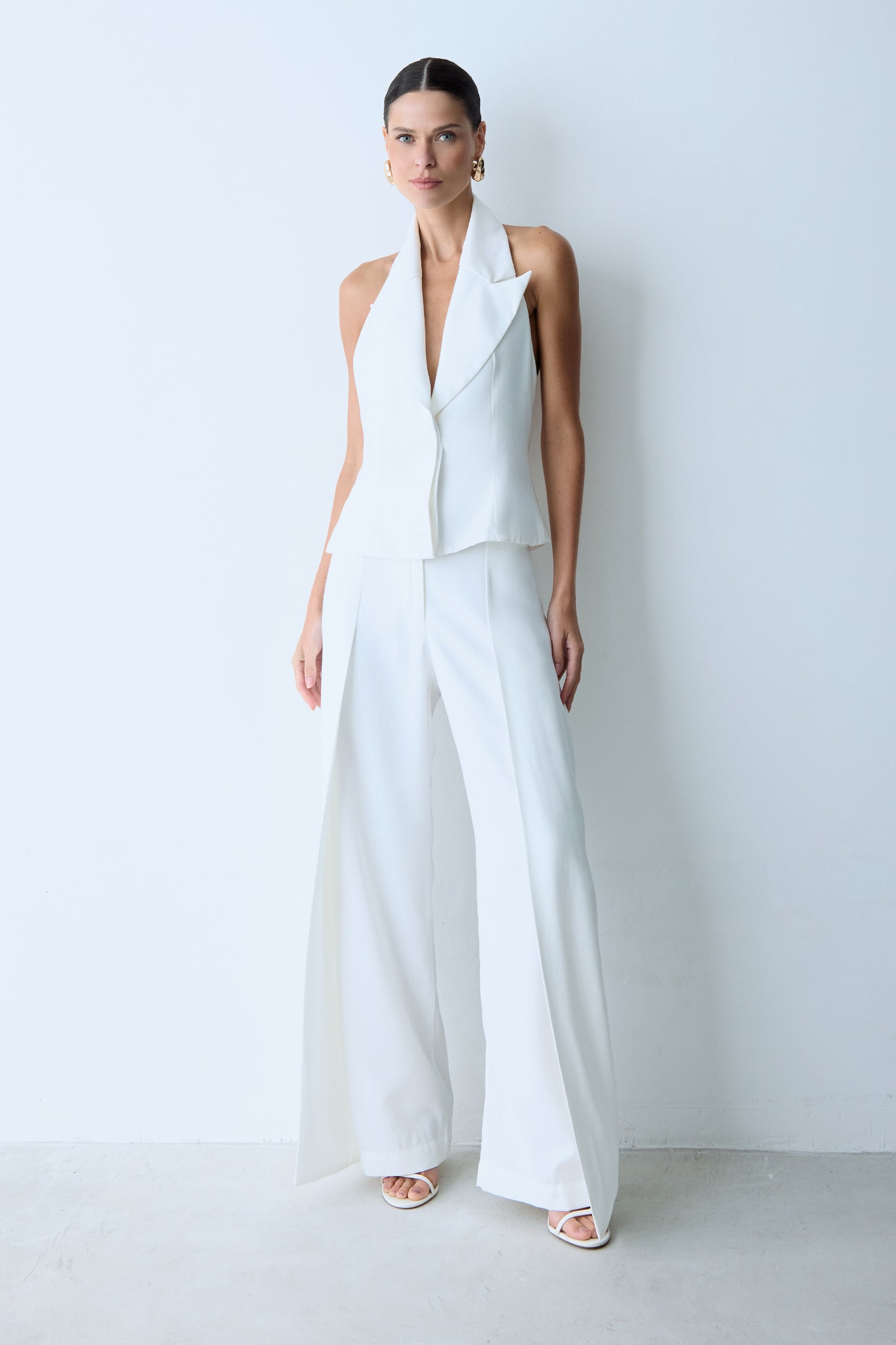 BLUSA FRENTE UNICA COLETE COM GOLA LAPELA OFF WHITE