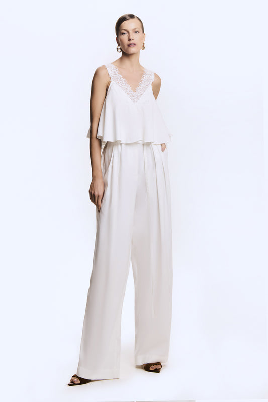 CALCA RETA COM PREGAS FRONTAL E FAIXA COM FIVELA OFF WHITE