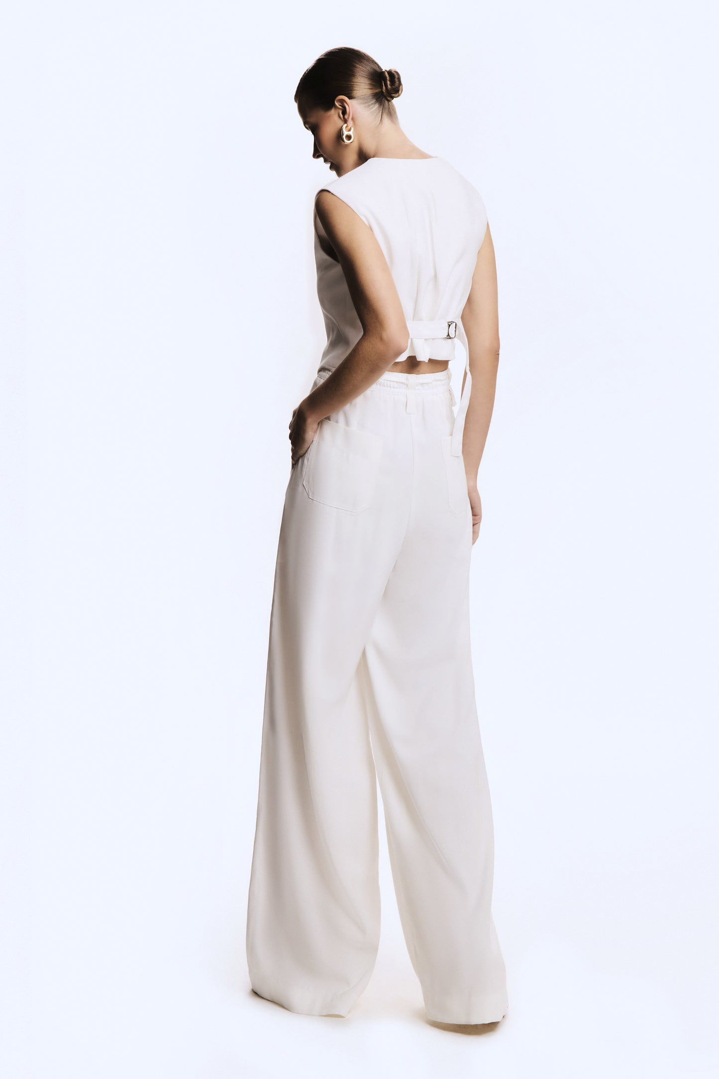 CALCA RETA PREGAS FRONTAIS CADARCO PARA AMARRACAO OFF WHITE