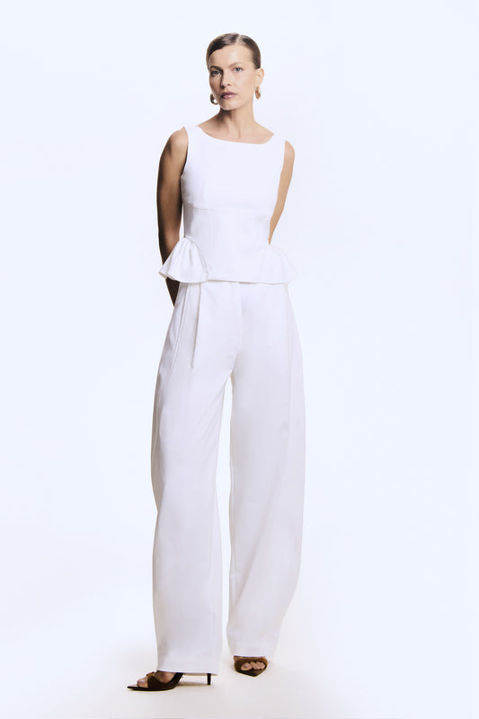 CALCA BAGGY ESTRUTURADA BOTAO LATERAL OFF WHITE