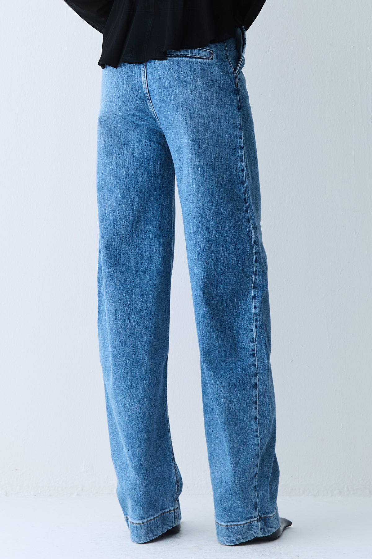 CALCA BAGGY COM RECORTE BARRA AZUL ESCURO JEANS