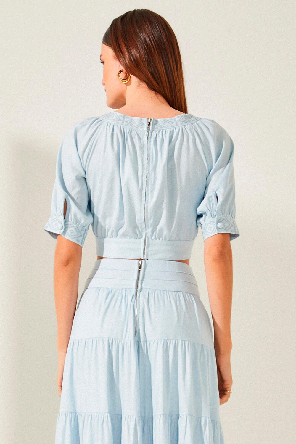 CROPPED MANGA CURTA DE LINHO COM DECOTE CANOA AZUL