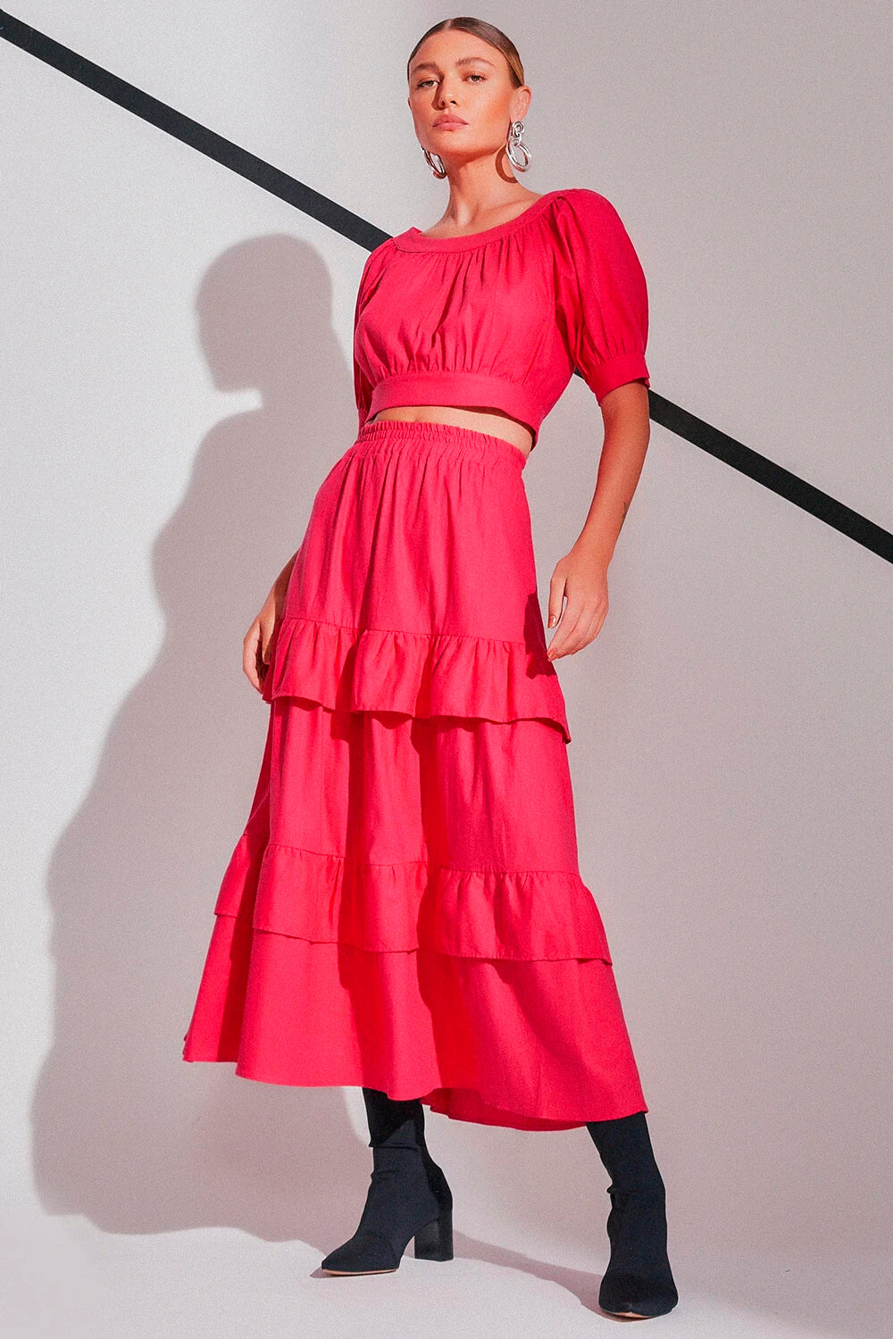 CROPPED MANGA CURTA DE LINHO COM DECOTE CANOA PINK