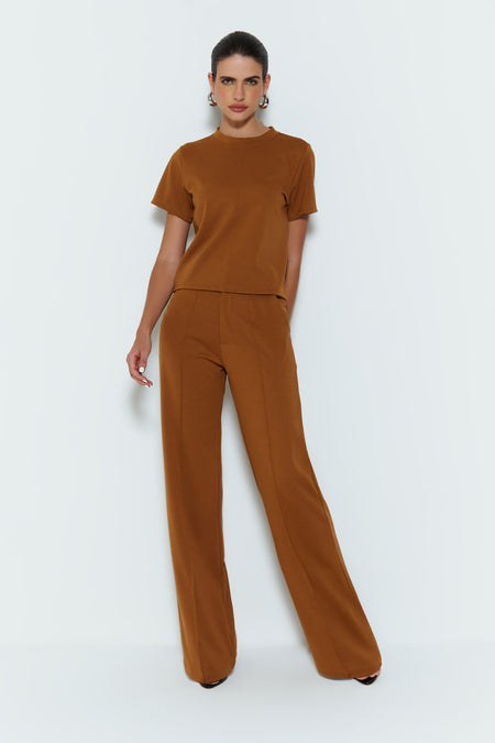 CALÇA PANTALONA COM FRISOS MARROM CHOCOLATE
