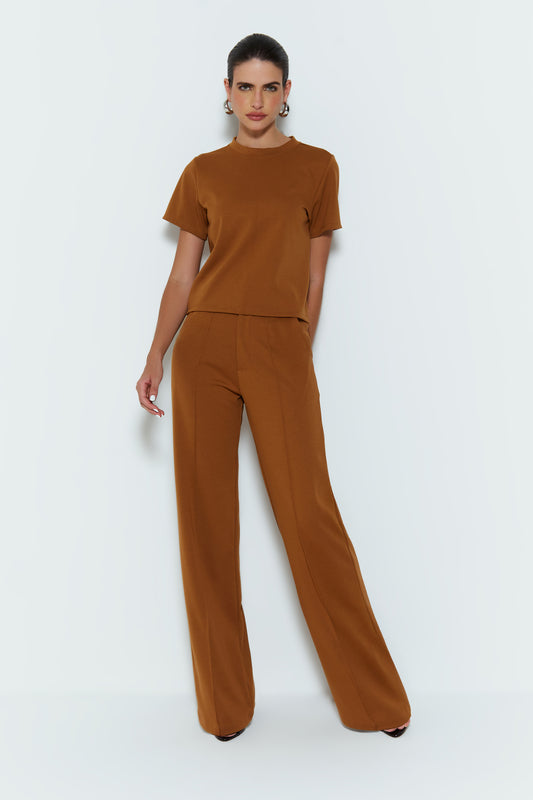 CALÇA PANTALONA COM FRISOS MARROM CHOCOLATE