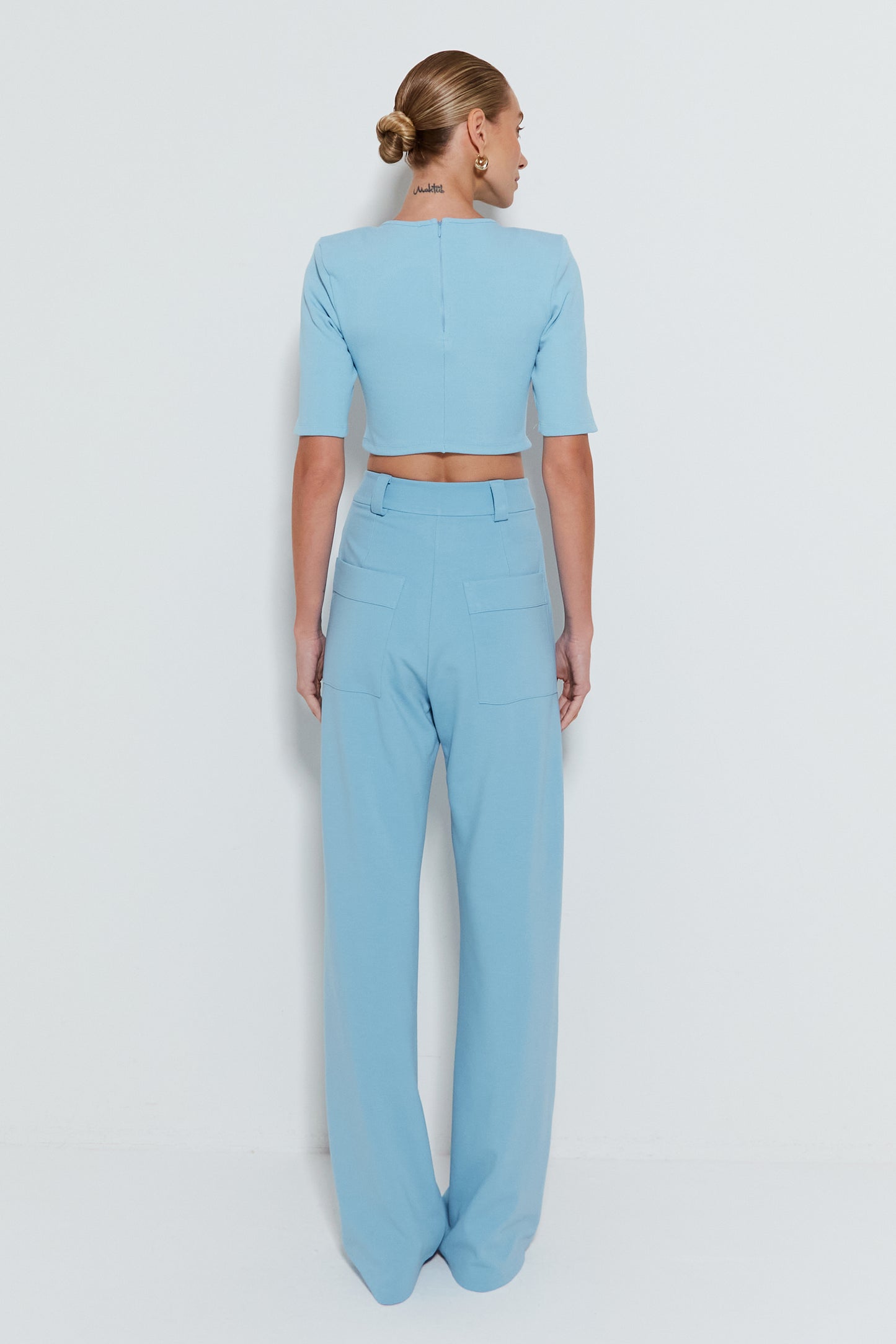 CALÇA PANTALONA COM FRISOS AZUL OCEANO