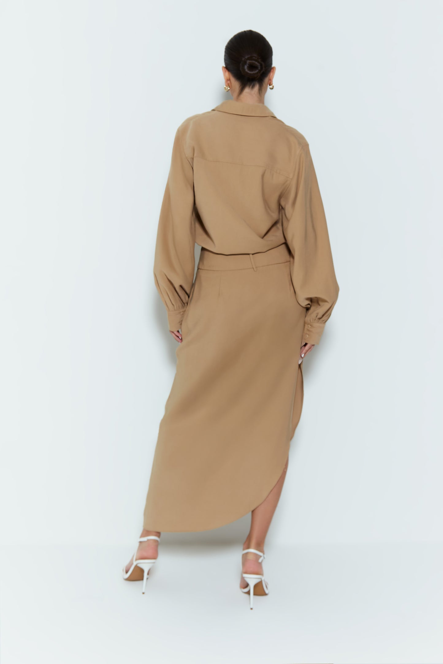 SAIA MIDI FLUIDA COM BARRA ASSIMETRICA E FENDA KAKI