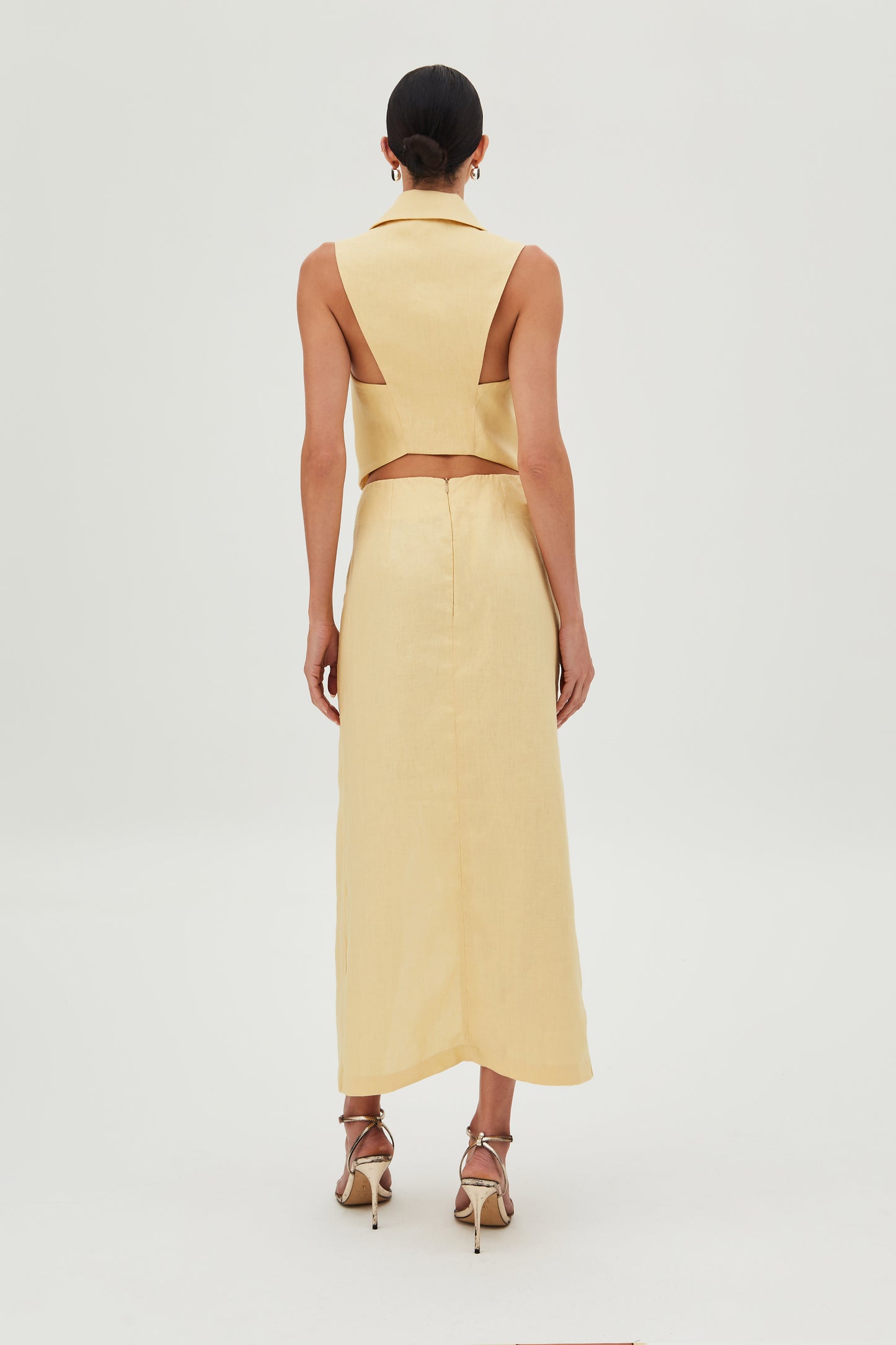 SAIA MIDI COM BOTAO FENDA E BOLSO FRONTAL AMARELO MANTEIGA