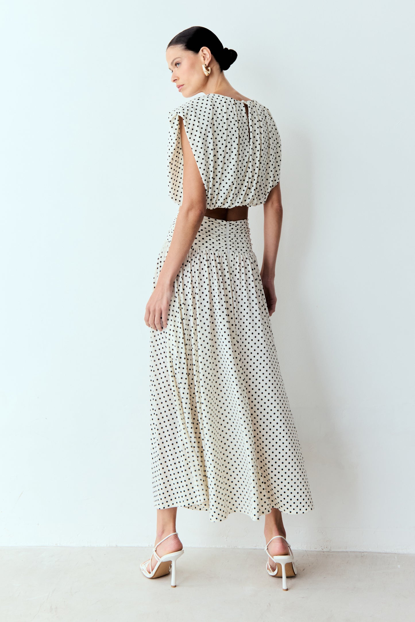 SAIA MIDI AMPLA COM COS LARGO E FRANZIDO POÁ OFF WHITE