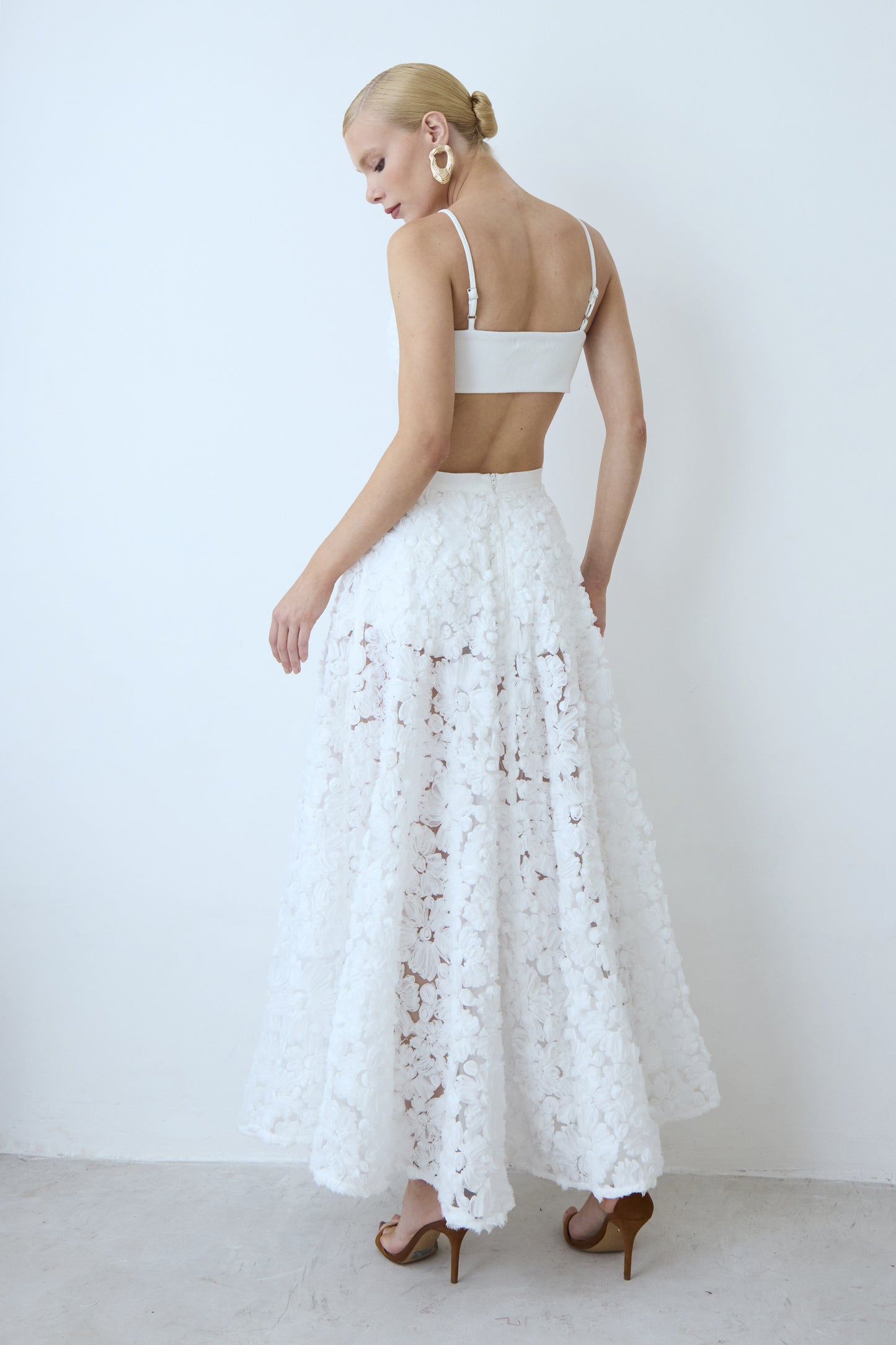SAIA MIDI EM TULE 3D COM COS MEDIO OFF WHITE