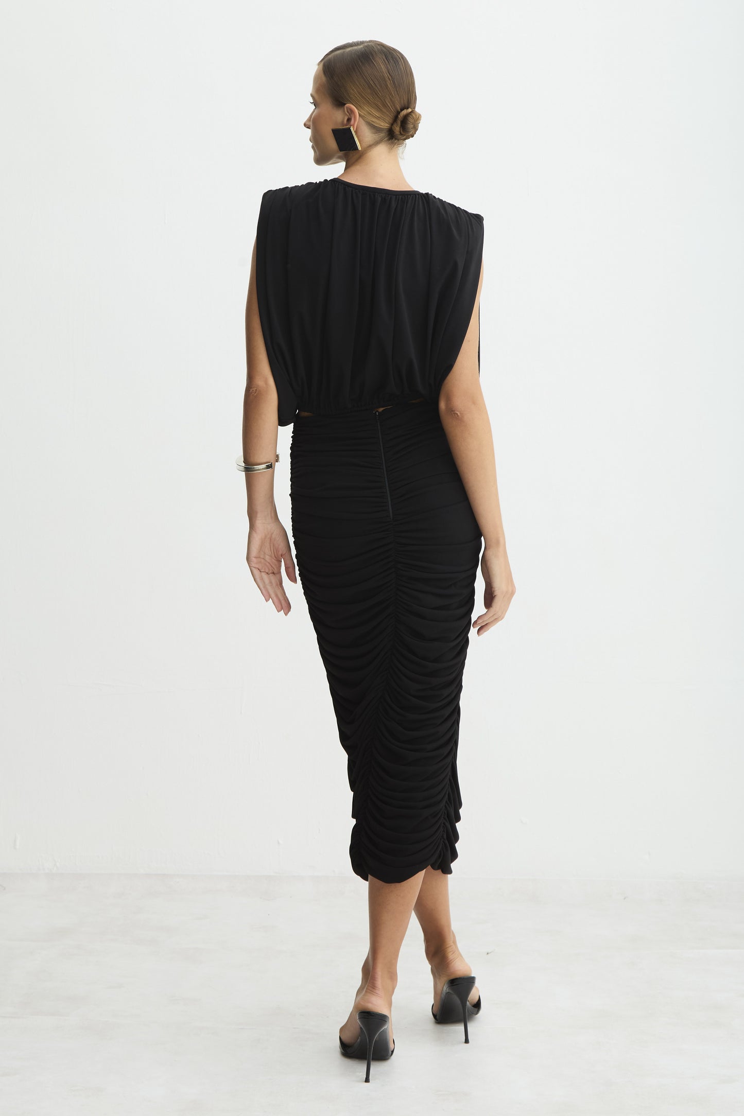 SAIA MIDI CINTURA ALTA COM FRANZIDOS PRETO