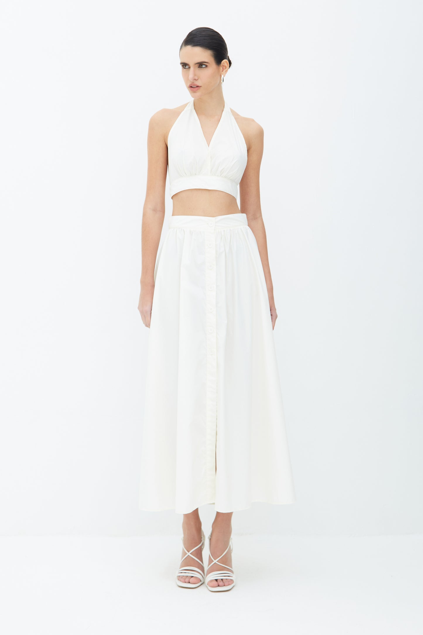 CROPPED FRENTE UNICA COM AMARRACAO COSTAS E PESCOCO CREME