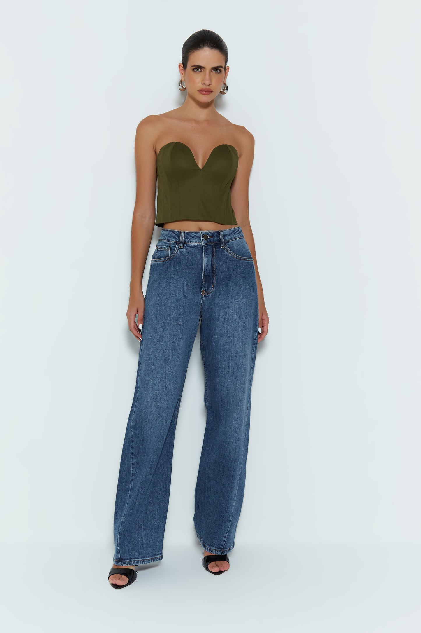 CROPPED TOMARA QUE CAIA COM DECOTE CORAÇÃO VERDE MILITAR