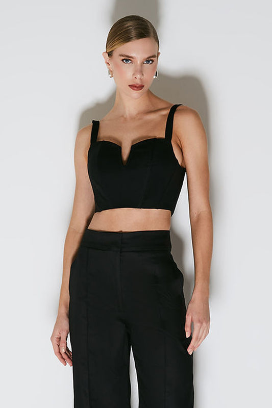 CROPPED DE ALCA ESTRUTURADO COM DETALHE MEIO BUSTO PRETO