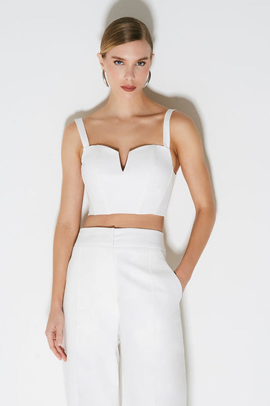 CROPPED DE ALCA ESTRUTURADO COM DETALHE MEIO BUSTO OFF WHITE