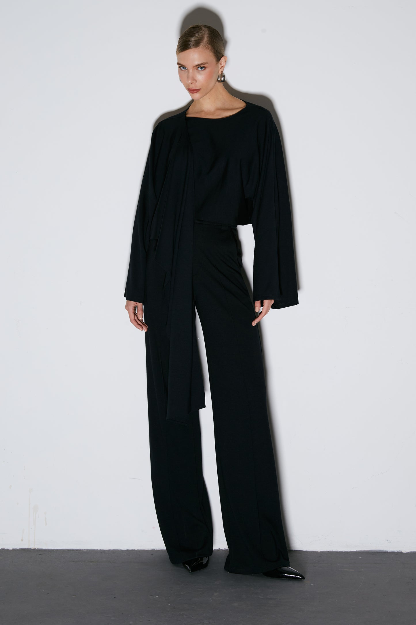 BLUSA MANGA LONGA PONCHO ASSIMETRICO PRETO