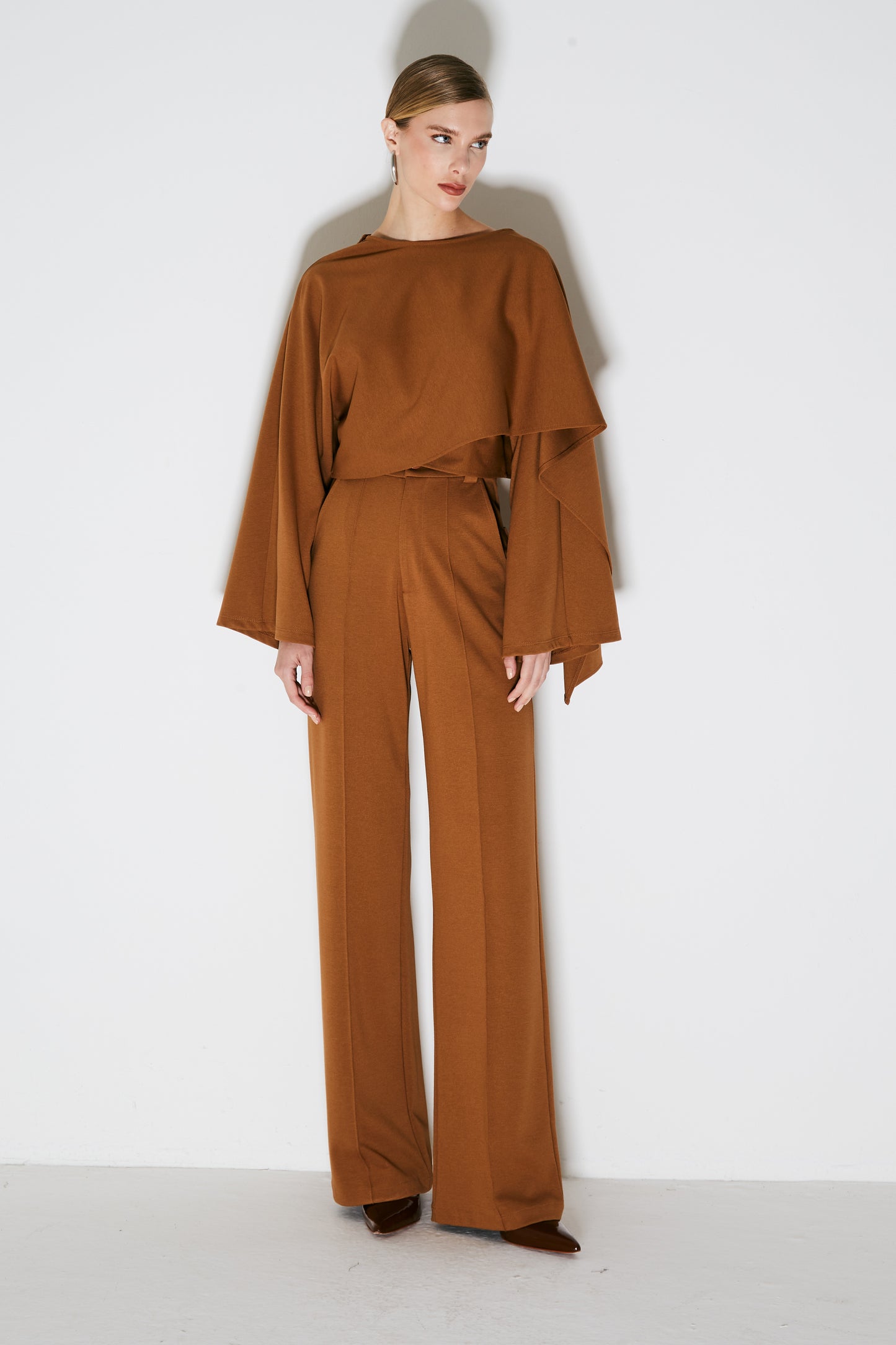 BLUSA MANGA LONGA PONCHO ASSIMETRICO MARROM CHOCOLATE