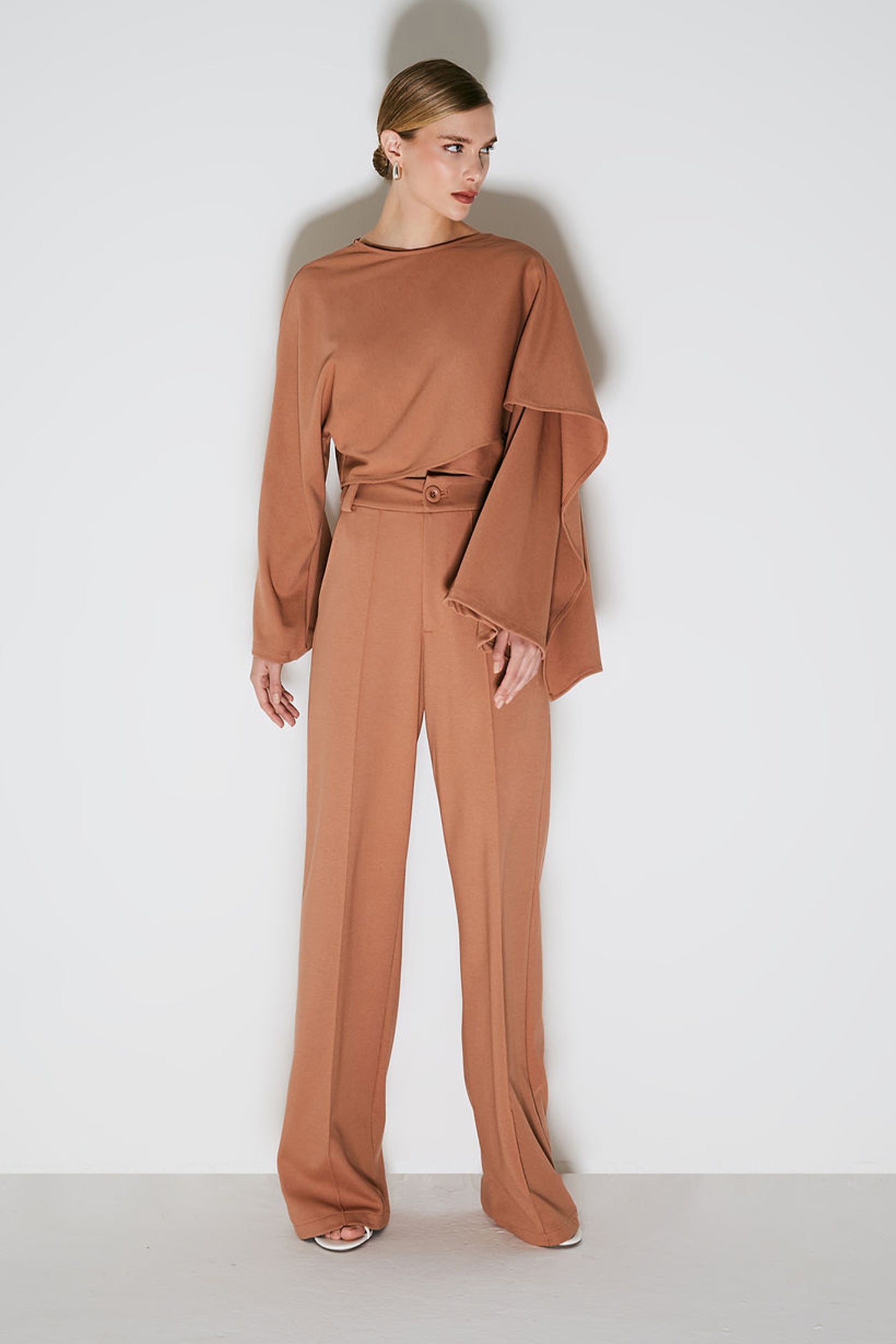 BLUSA MANGA LONGA PONCHO ASSIMETRICO MOCHA MOUSSE