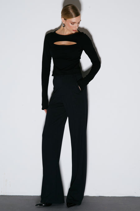 CALÇA PANTALONA COM FRISOS PRETO