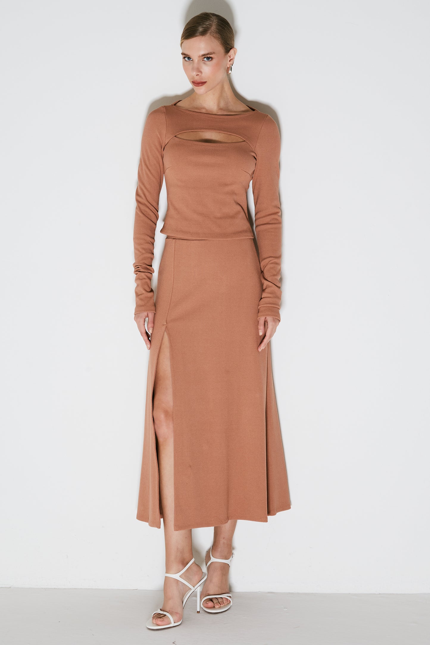 BLUSA MANGA LONGA COM ABERTURA NO COLO MOCHA MOUSSE