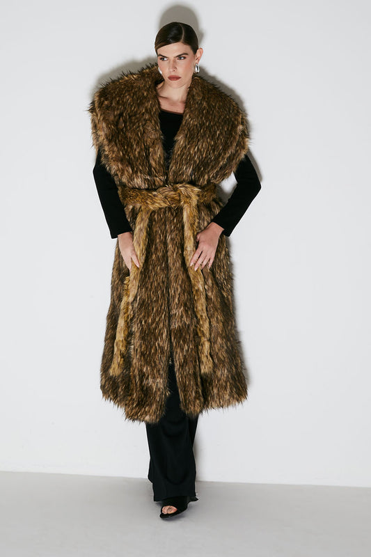 CASACO LONGO MANGA CURTA COM FAIXA EM PELO MESCLA BEGE