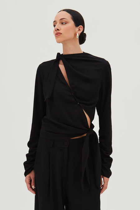 BLUSA MANGA LONGA COM AMARRACAO PESCOCO E LATERALx PRETO