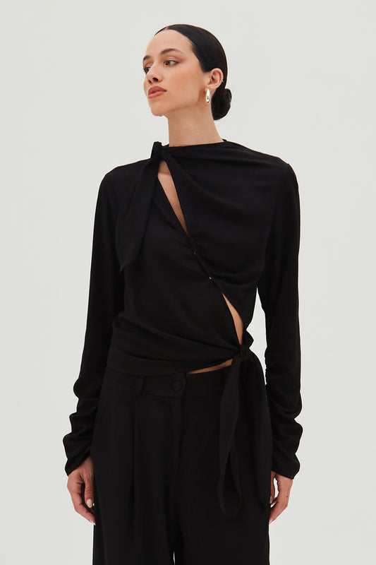 BLUSA MANGA LONGA COM AMARRACAO PESCOCO E LATERAL PRETO