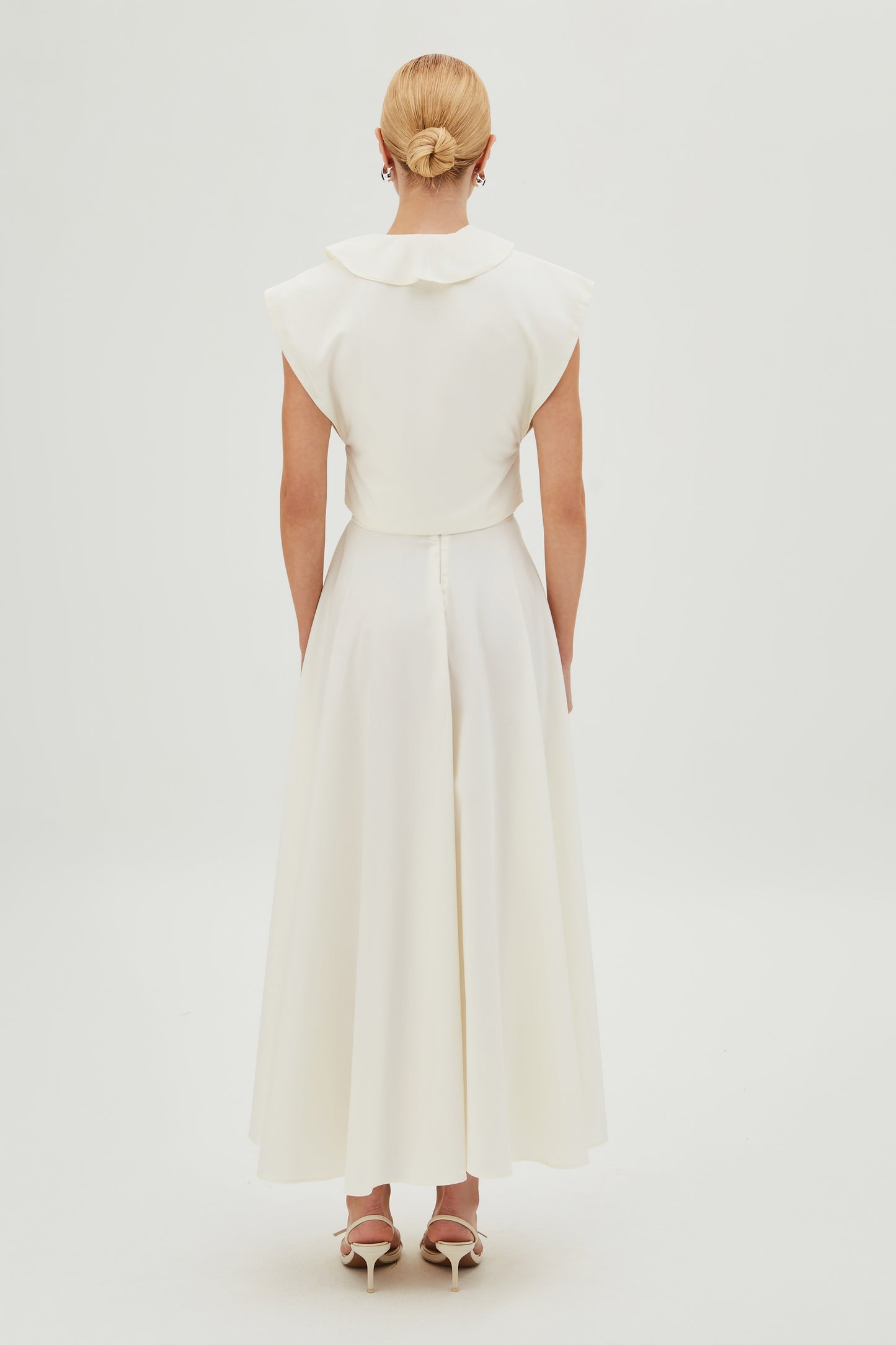 SAIA MIDI RODADA AMPLA E ACINTURADA CREME