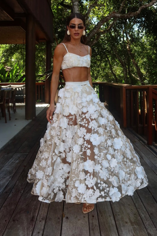 SAIA MIDI EM TULE BORDADO COM COS MEDIO BRANCO