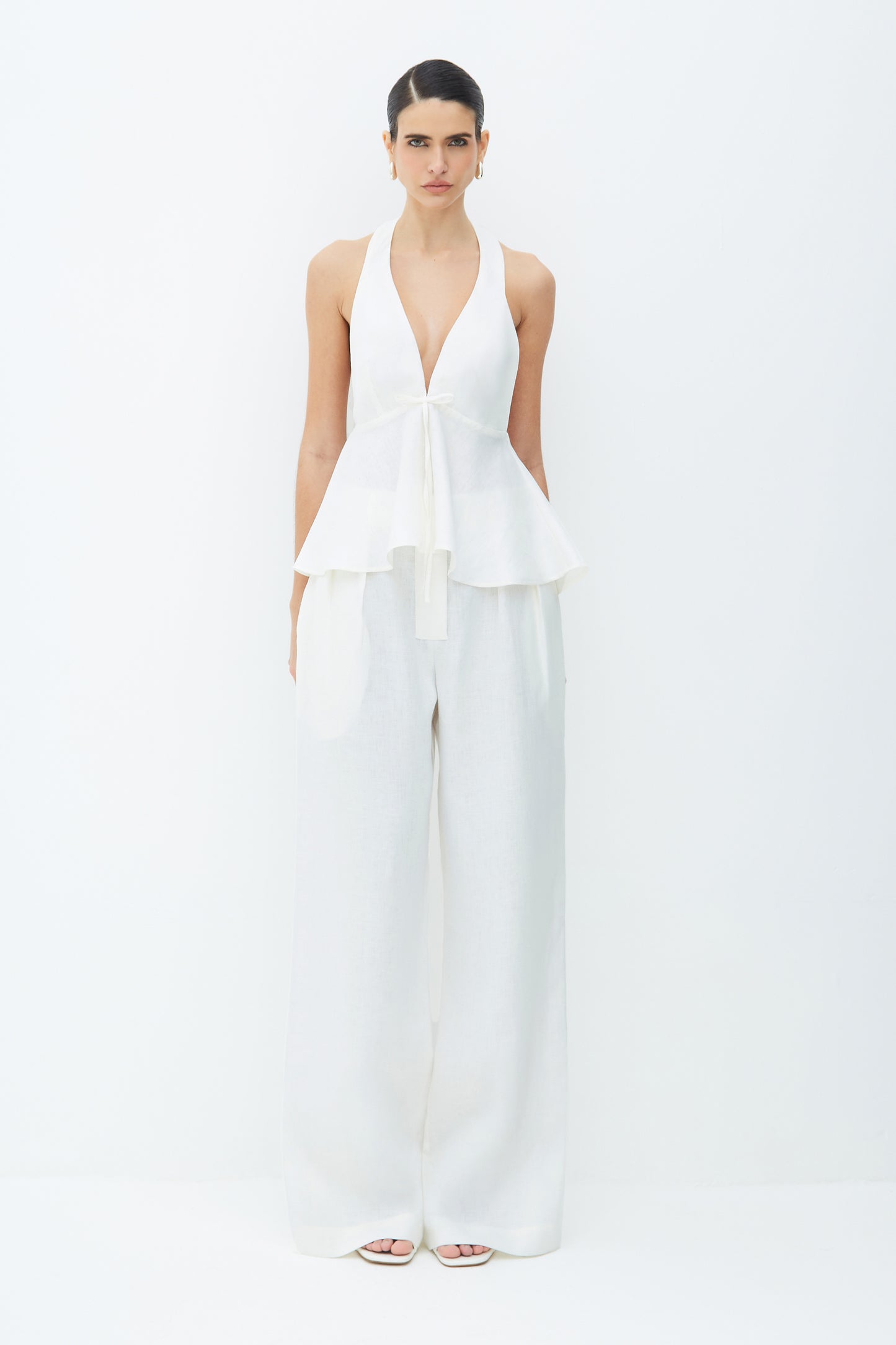 BLUSA FRENTE UNICA COM BARRA AMPLA AMARRACAO FRENTE BRANCO