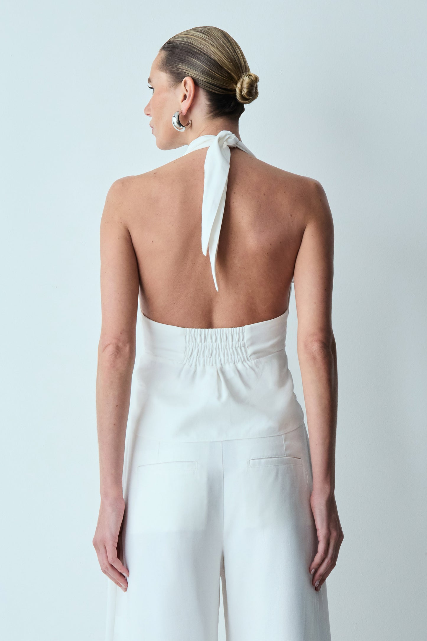 BLUSA FRENTE UNICA AMARRACAO PESCOCO E BOTOES FRONTAL OFF WHITE