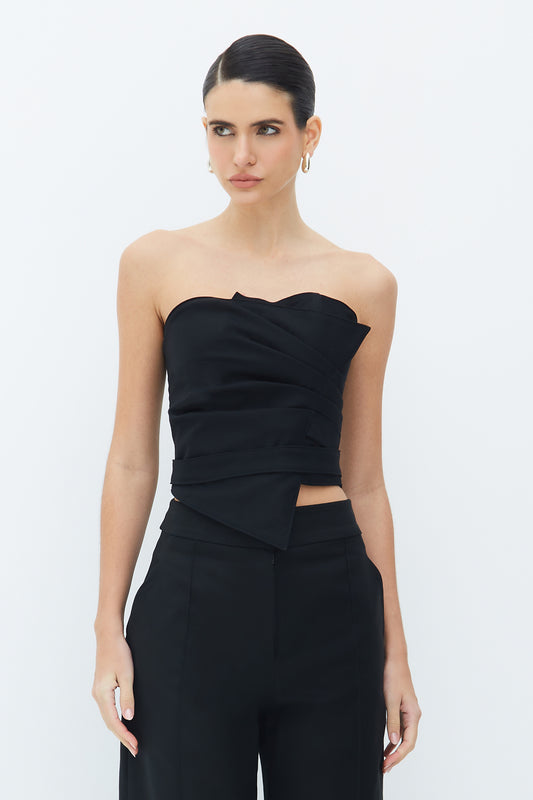 CROPPED TOMARA QUE CAIA ESTRUTURADO DECOTE E BARRA ASSIMETRICA PRETO