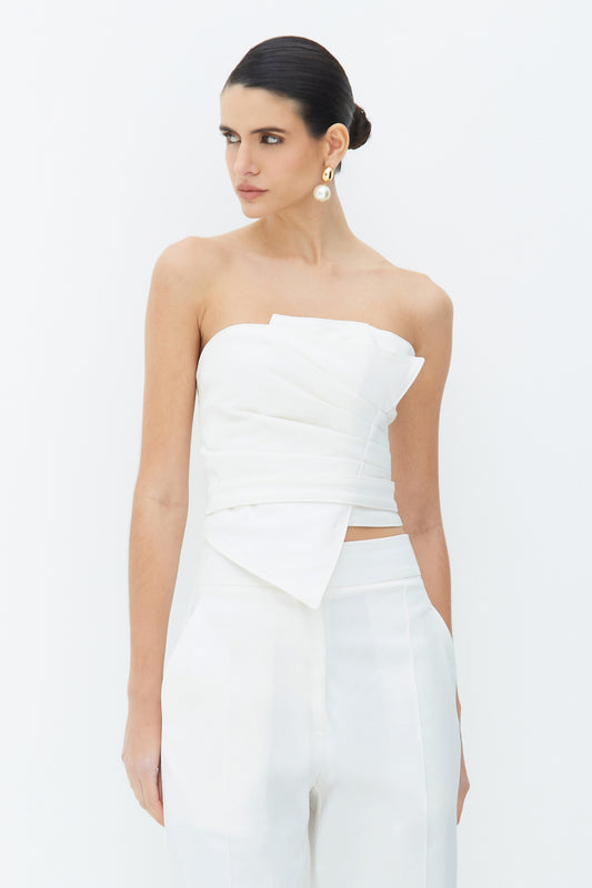 CROPPED TOMARA QUE CAIA ESTRUTURADO DECOTE E BARRA ASSIMETRICA OFF WHITE