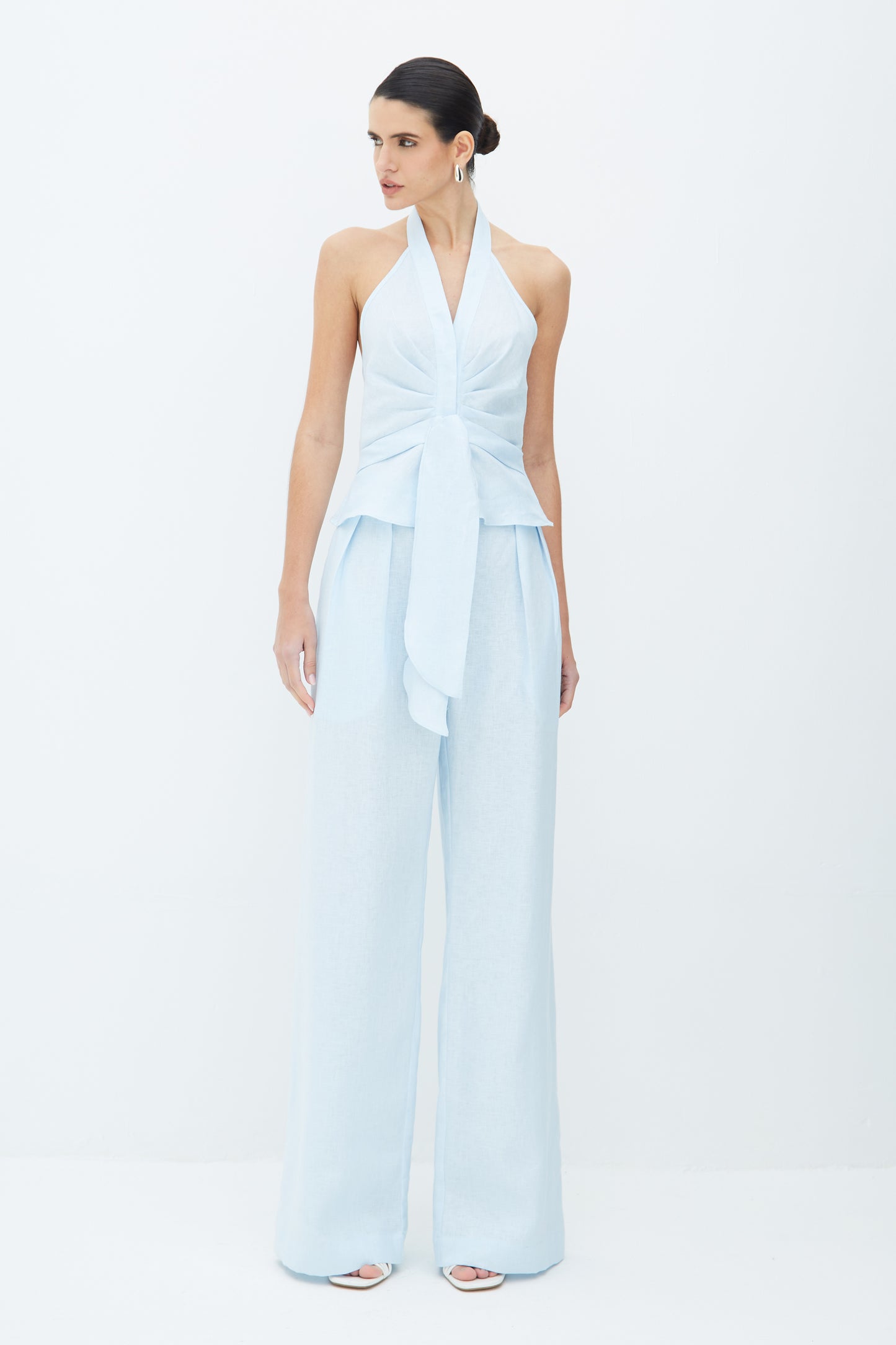 BLUSA FRENTE UNICA COM PREGAS E AMARRACAO FRENTE AZUL POLAR